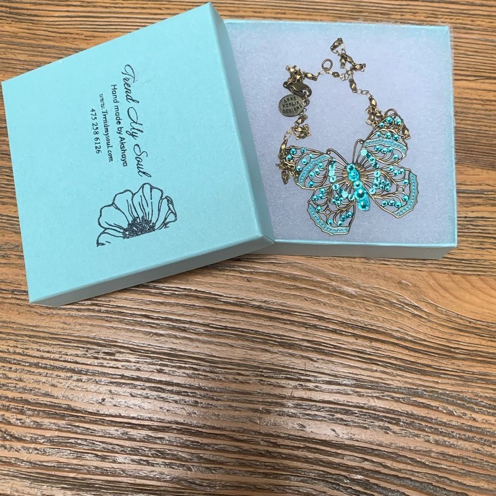 Blue Filigree Butterfly Necklace with Vintage Appeal NWOT - Picture 7 of 15